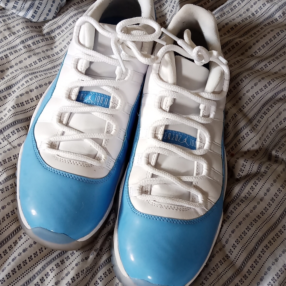 Jordan 11 lows in carolina blue - Picture 2 of 12